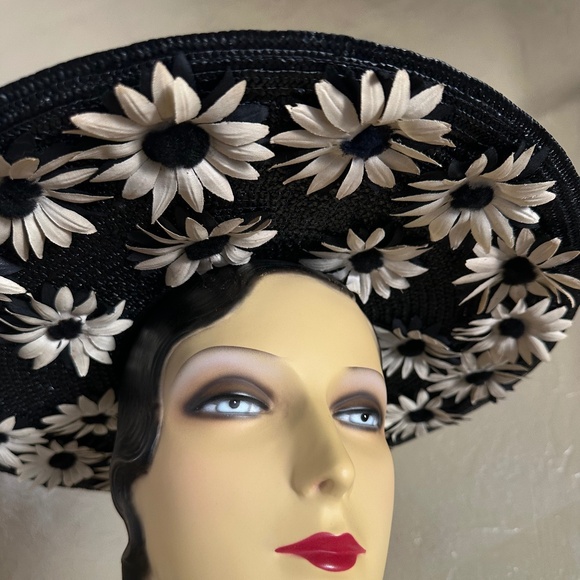 EXCITING 1940s\' BLACK STRAW WIDE BRIM HAT + WHITE FABRIC DAISIES main image 6